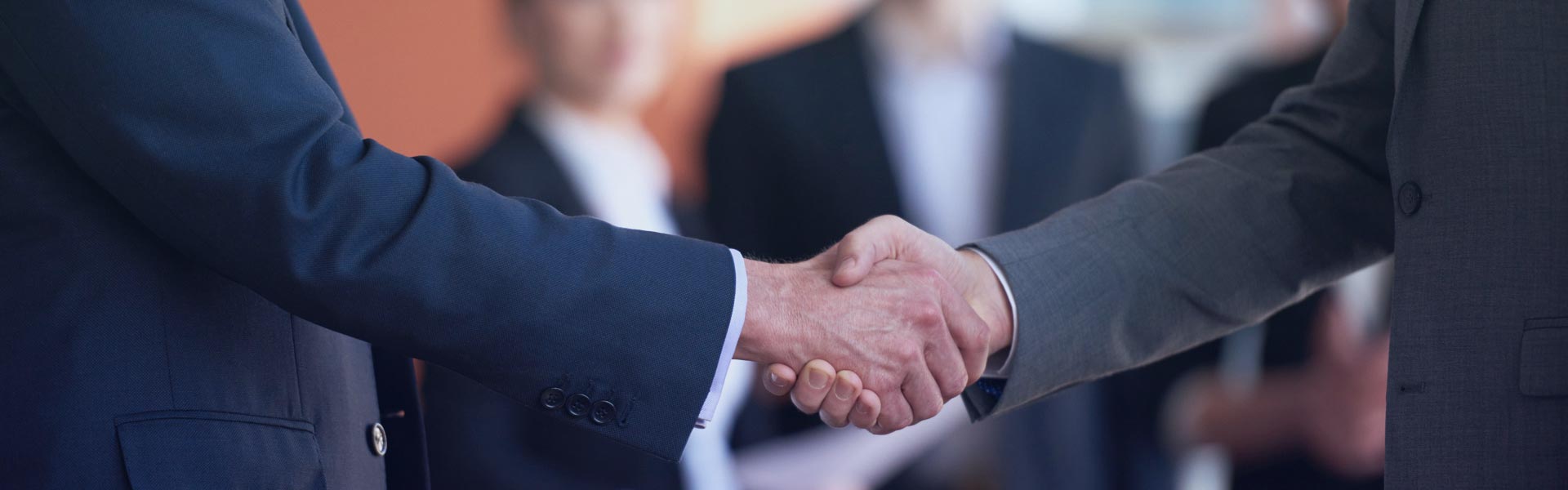 Звяжыцеся з намі